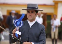 MEJOR PRESENTADOR DEL CONCURSO DANIEL ORTEGA